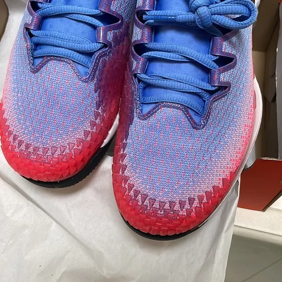 Nike Women's  Air Zoom Vapor X Knit Size 9 tennis sneakers