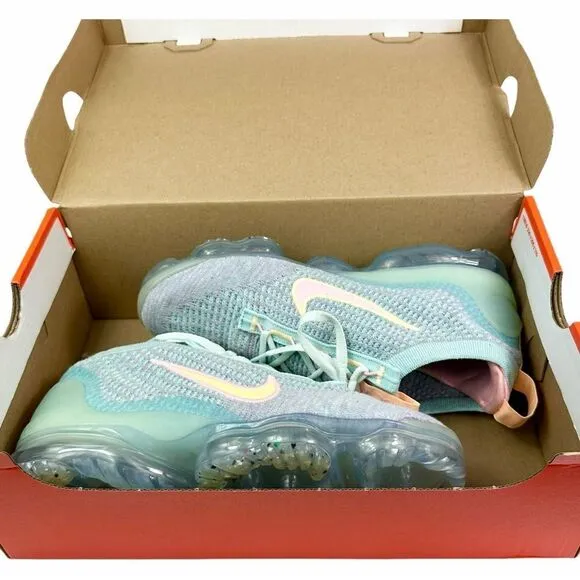 Nike Women’s Air Vapormax 2021 FlyKnit Light Dew / Melon Tint 7.5