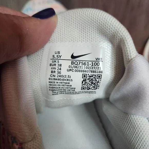 Nike Youth White Multicolor Knit Lace Up Running Sneakers Size 5.5Y  Womens 7.5