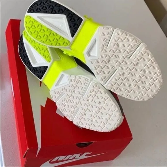 Nike Air Huarache Drift Sneakers(UNISEX) Size  Men’s 10.5,Women’s 12 Brand New