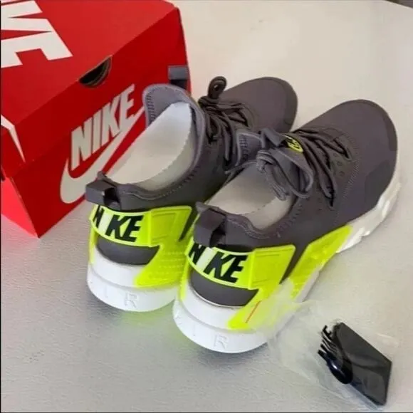 Nike Air Huarache Drift Sneakers(UNISEX) Size  Men’s 10.5,Women’s 12 Brand New