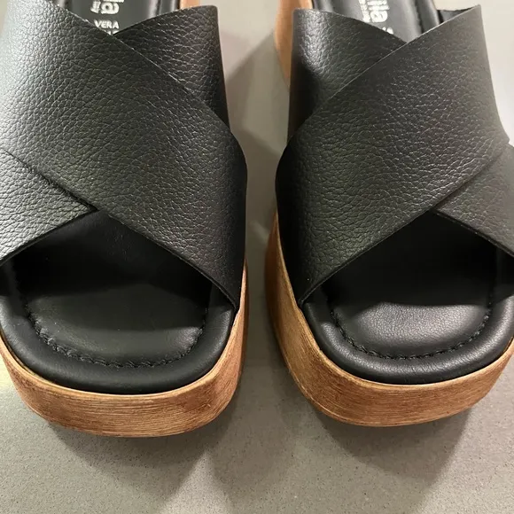 NILA &amp; NILA Made In Italy Leather Wedge Black Sandals-size 40-NWT