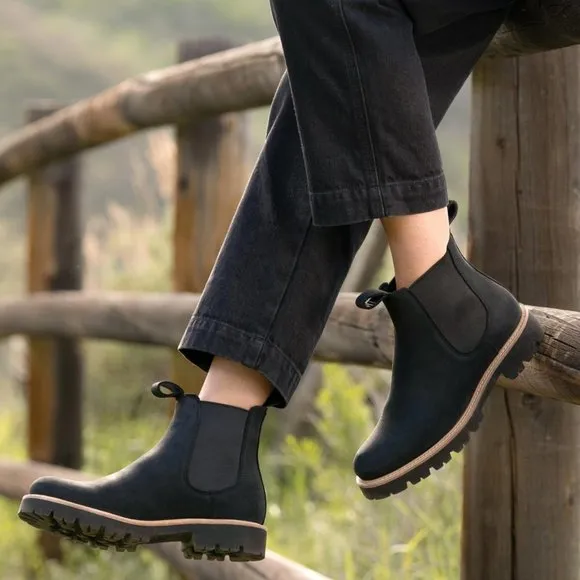 Nisolo Ana Go-To Heeled Chelsea Boot - Black - 8 NEW IN BOX Boots