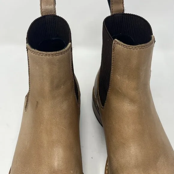 Nisolo Carmen Chelsea Boots 7.5 almond taupe neutral leather
