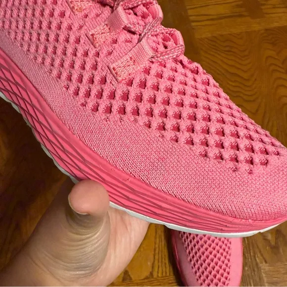 No Bull Knit Runner Pink Sneakers Women's 12 or Men's 10.5 Lightweight Athletic