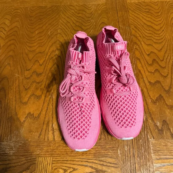 No Bull Knit Runner Pink Sneakers Women's 12 or Men's 10.5 Lightweight Athletic