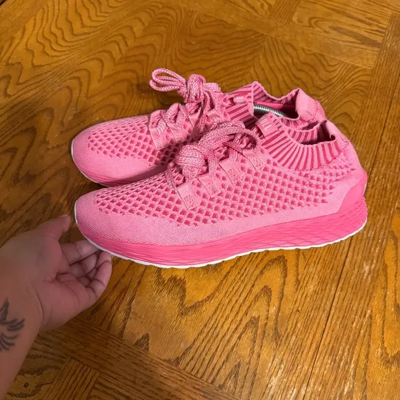 No Bull Knit Runner Pink Sneakers Women's 12 or Men's 10.5 Lightweight Athletic