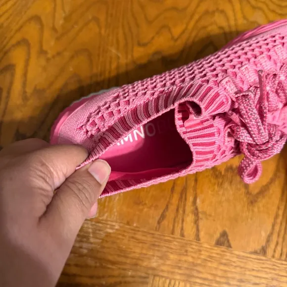 No Bull Knit Runner Pink Sneakers Women's 12 or Men's 10.5 Lightweight Athletic