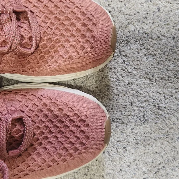 NOBULL Project Diamond Knit Runner Sneakers Unisex Coral Size M8/W9.5