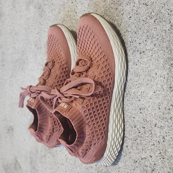 NOBULL Project Diamond Knit Runner Sneakers Unisex Coral Size M8/W9.5