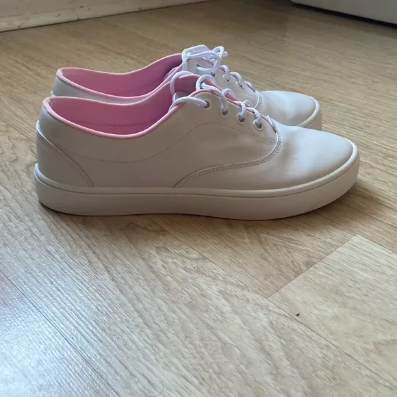 North Star Women’s Lace White Sneakers Bata Shoes Size 37/6.5