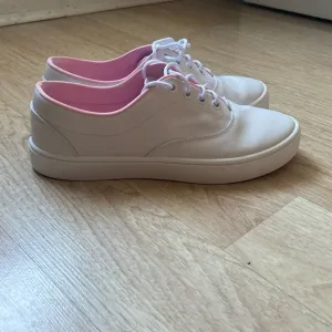 North Star Women’s Lace White Sneakers Bata Shoes Size 37/6.5