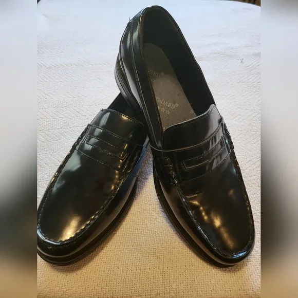 Nunn Bush Black Leather Slip-On Loafers with Glossy Finish