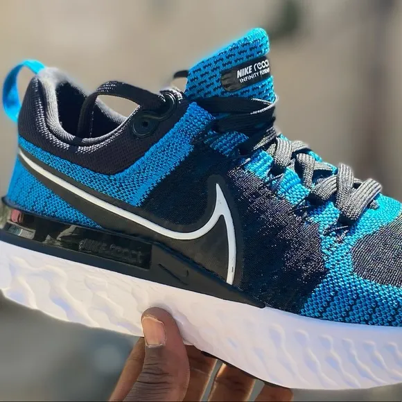 NW Nike React Infinit Flyknit Running Sneakers Sz 8.5