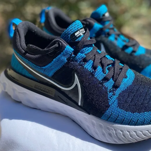 NW Nike React Infinit Flyknit Running Sneakers Sz 8.5