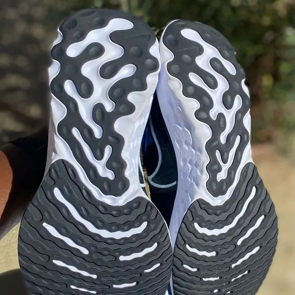 NW Nike React Infinit Flyknit Running Sneakers Sz 8.5