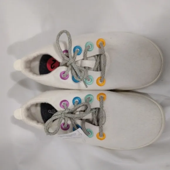 NWOB Allbirds Smallbirds Natural White Wool Sneakers Girls Size Youth 2