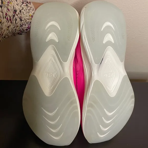 NWOB APL Streamline Sneakers Size 7