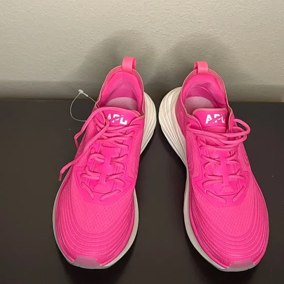 NWOB APL Streamline Sneakers Size 7