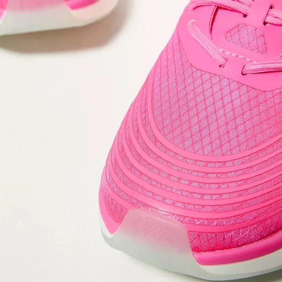 NWOB APL Streamline Sneakers Size 7