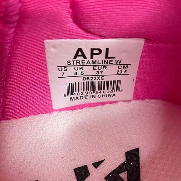 NWOB APL Streamline Sneakers Size 7