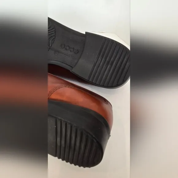 NWOB ! Ecco Brown Leather Penny  Loafers