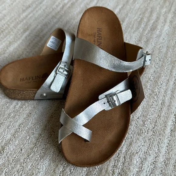 NWOB Haflinger Hedda Sandal Slide Toe Loop Metallic Silver Size Euro 38