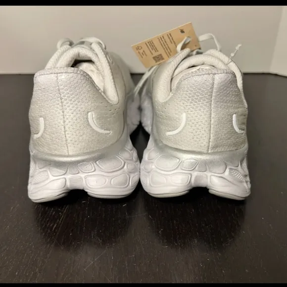NWOB New Balance Fresh Foam X Kaiha Road Running Shoes Sneakers Womans 10.5 Wide