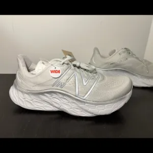 NWOB New Balance Fresh Foam X Kaiha Road Running Shoes Sneakers Womans 10.5 Wide