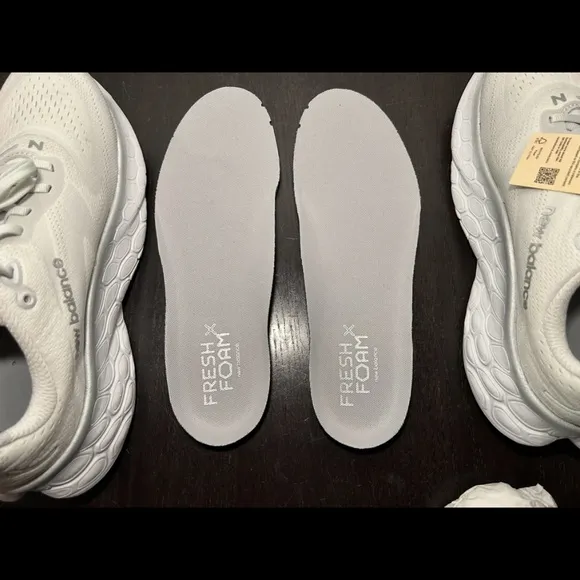 NWOB New Balance Fresh Foam X Kaiha Road Running Shoes Sneakers Womans 10.5 Wide