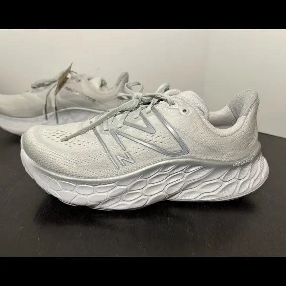 NWOB New Balance Fresh Foam X Kaiha Road Running Shoes Sneakers Womans 10.5 Wide