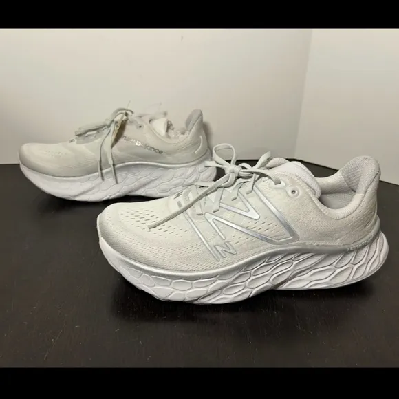 NWOB New Balance Fresh Foam X Kaiha Road Running Shoes Sneakers Womans 10.5 Wide