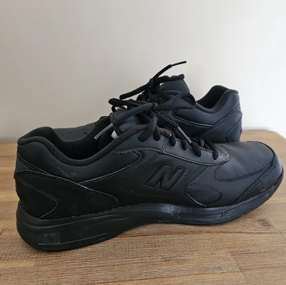 NWOB New Balance Health Walk Men's Black Leather Sneakers, Shoes