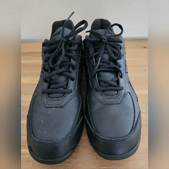 NWOB New Balance Health Walk Men's Black Leather Sneakers, Shoes