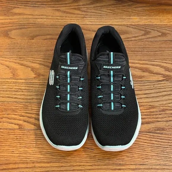 NWOB Skechers Summits Slip-on Sneakers black size 6
