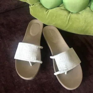 NWOT Donald J. Pliner “Tiso” Sandals