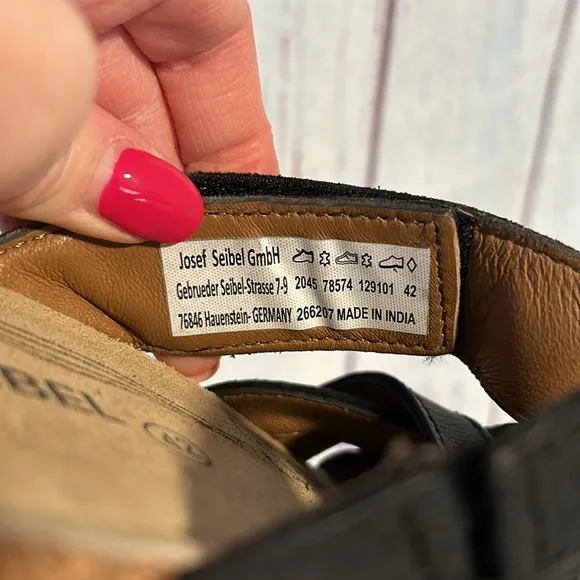 NWOT Josef Seibel Tonga 74 Sandals
