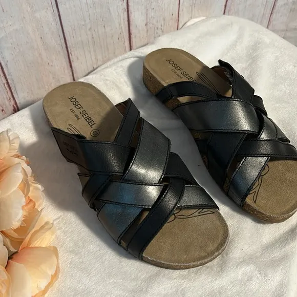 NWOT Josef Seibel Tonga 74 Sandals