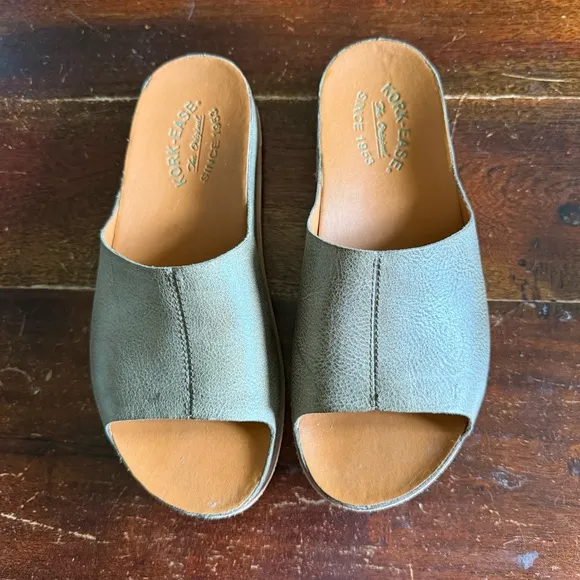 NWOT Kork Ease Tutsi sandals slides sz 7
