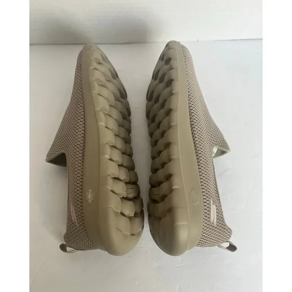 NWOT Skechers Beige Go Walk Max Fit Modulating Men's Slip On Shoes 11.5 Wide Fit