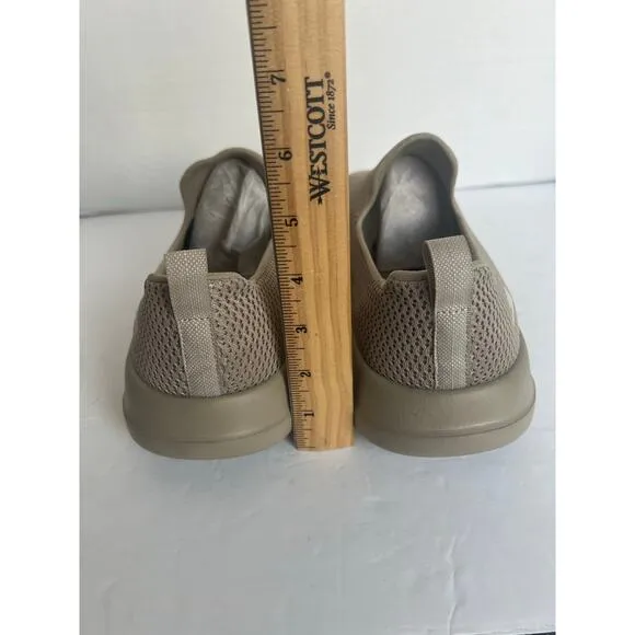 NWOT Skechers Beige Go Walk Max Fit Modulating Men's Slip On Shoes 11.5 Wide Fit