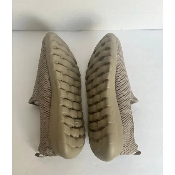 NWOT Skechers Beige Go Walk Max Fit Modulating Men's Slip On Shoes 11.5 Wide Fit