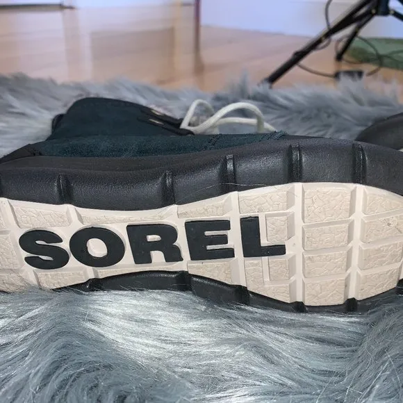 NWOT SOREL Explorer Joan Boot, Black Size 5 - Warm &amp; Cozy!‎