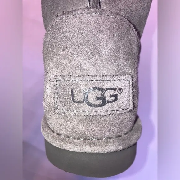 🔥NWOT🔥 UGG CLASSIC UNLINED MINI CHARCOAL BOOTS W6