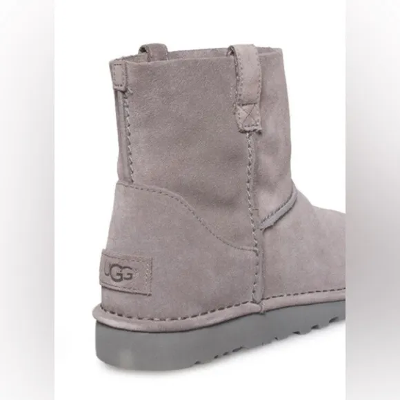 🔥NWOT🔥 UGG CLASSIC UNLINED MINI CHARCOAL BOOTS W6