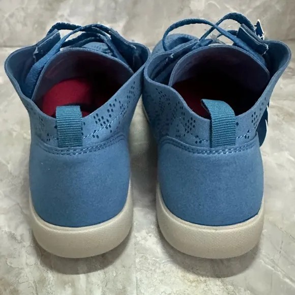 NWT Bearpaw Gracie Women's Lightweight Bearly There Casual Booties