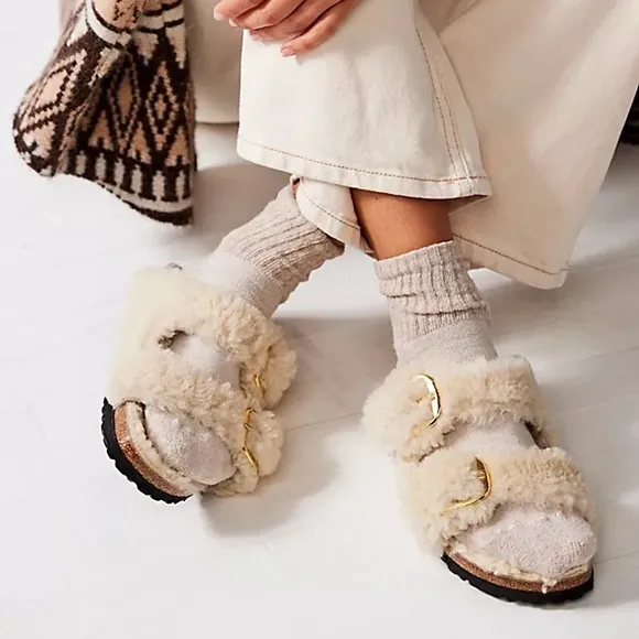 NWT BIRKENSTOCKS BIG BUCKLE Teddy Faux Fur Sandals!