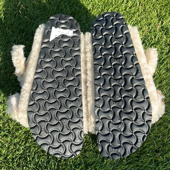 NWT BIRKENSTOCKS BIG BUCKLE Teddy Faux Fur Sandals!
