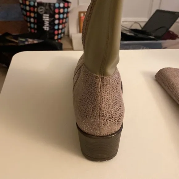 NWT Bos. &amp; Co. Women's Blyth Waterproof Knee High Boots - 37