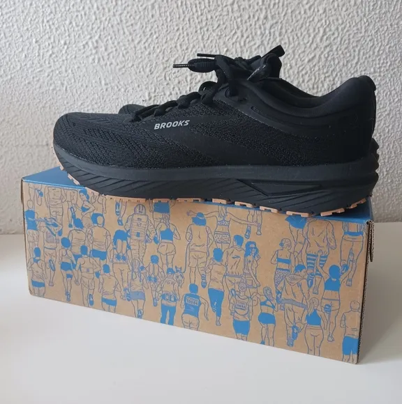 NWT Brooks Revel 7  women's Run&amp; walk  Shoes, sneakers size 10,,EU 42